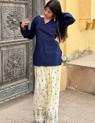 Women bell sleeves handloom kurta 4
