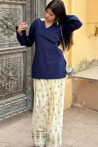 Women bell sleeves handloom kurta