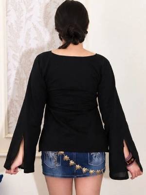 Women embellished flared sleeves thread work handloom kurta 3