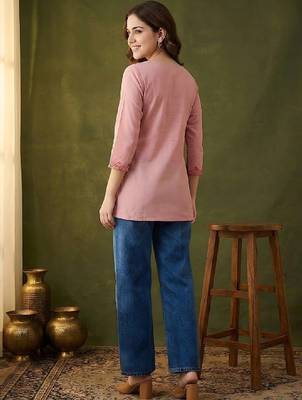 Women embroidered thread work kurta 4