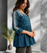 Women ethnic motifs embroidered thread work kurta
