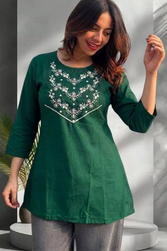 Women embroidered thread work kurta