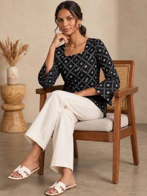 Women ethnic motifs printed bell sleeves kurta 4