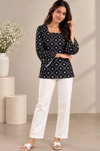 Women bandhani printed flared sleeves kurta