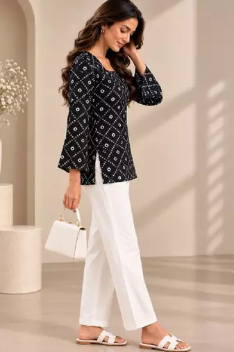 Women bandhani printed flared sleeves kurta