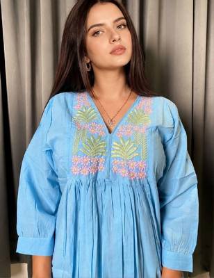 Women floral embroidered floral anarkali kurta 2