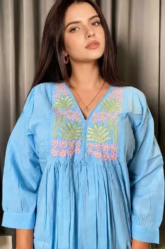 Women floral embroidered floral anarkali kurta