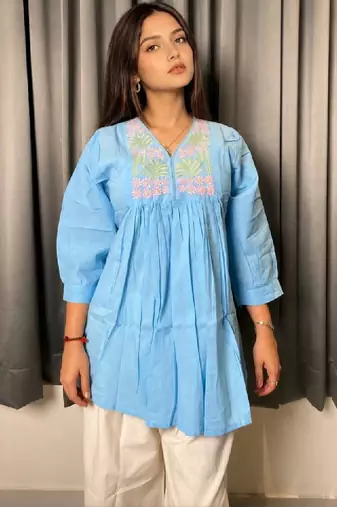 Women floral embroidered floral anarkali kurta