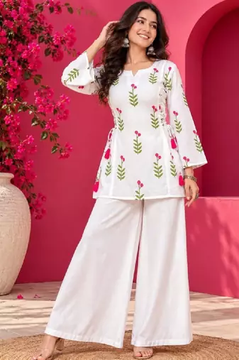Women floral printed floral kurta