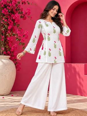 Women floral printed floral kurta 2