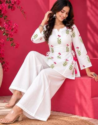 Women floral printed floral kurta 4