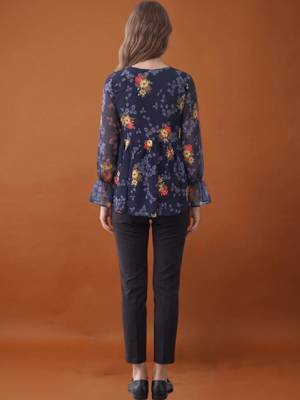 Women floral printed flared sleeves floral georgette kurta 4