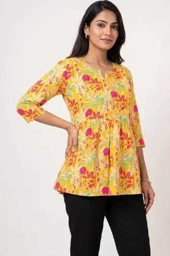 Women floral printed floral kurta
