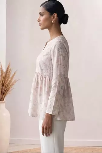 Women floral printed floral georgette kurta