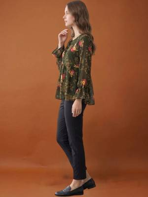 Women floral printed flared sleeves floral georgette kurta 3