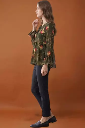 Women floral printed flared sleeves floral georgette kurta