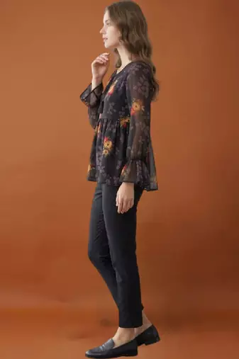 Women floral printed flared sleeves floral georgette kurta