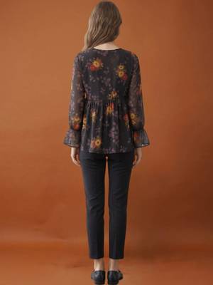 Women floral printed flared sleeves floral georgette kurta 4