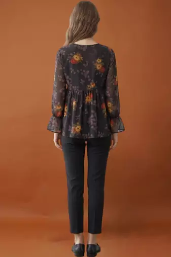 Women floral printed flared sleeves floral georgette kurta