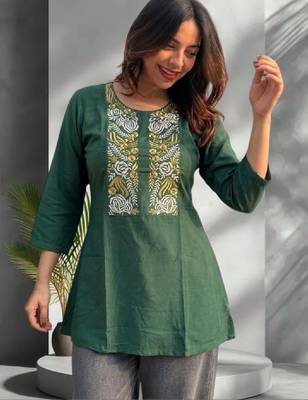 Women floral embroidered thread work floral kurta 1