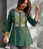 Women floral embroidered thread work floral kurta