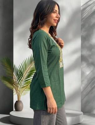 Women floral embroidered thread work floral kurta 2