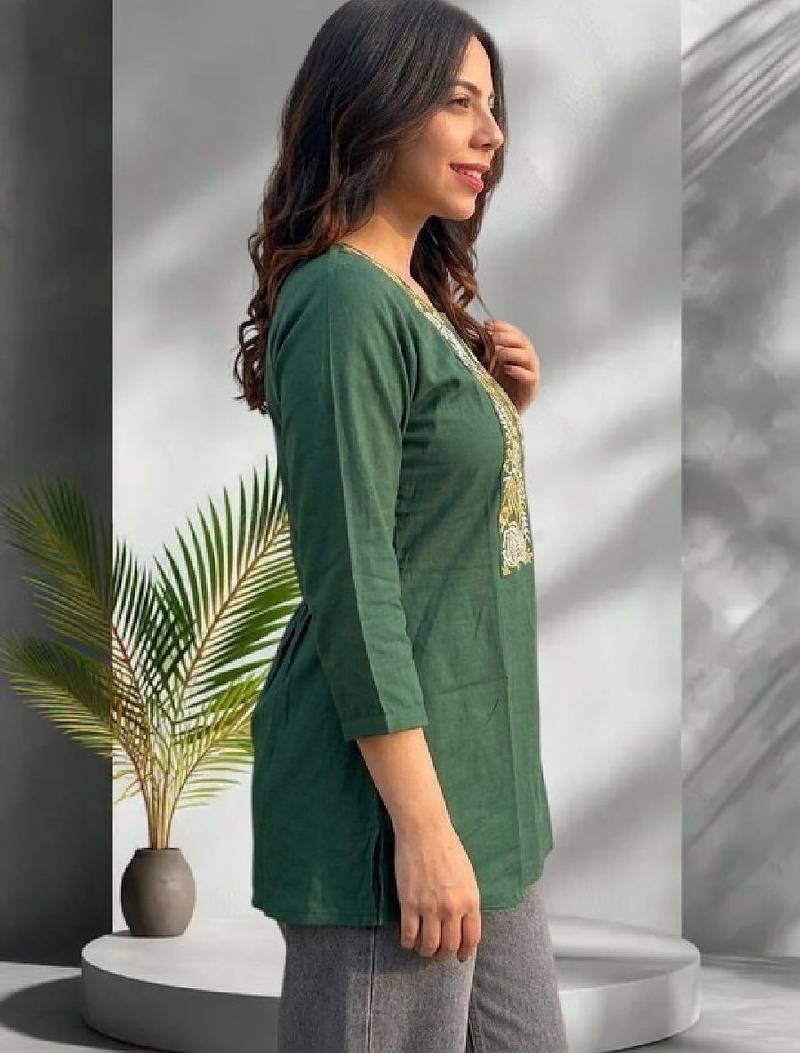 Women floral embroidered thread work floral kurta
