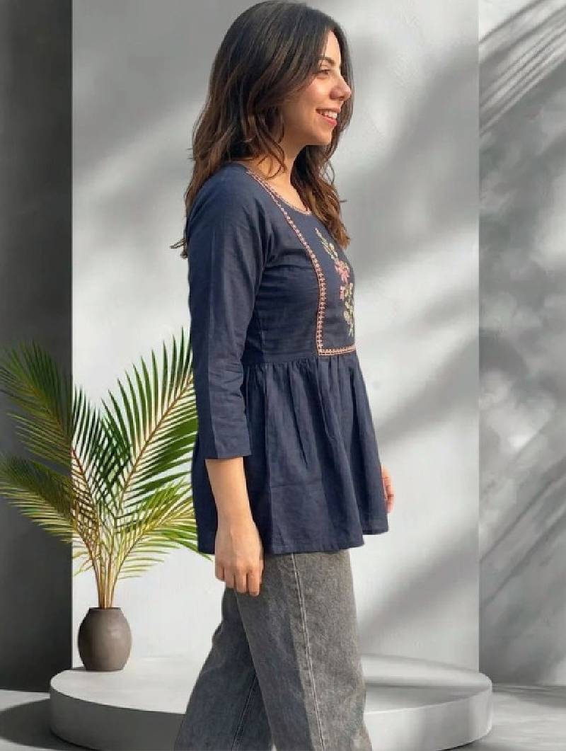 Women floral embroidered thread work floral kurta