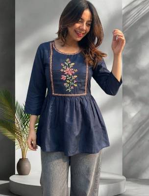 Women floral embroidered thread work floral kurta 3