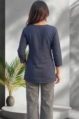 Women floral embroidered thread work floral kurta