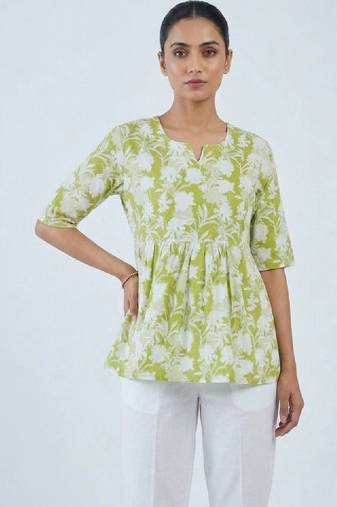 Women floral printed floral kurta