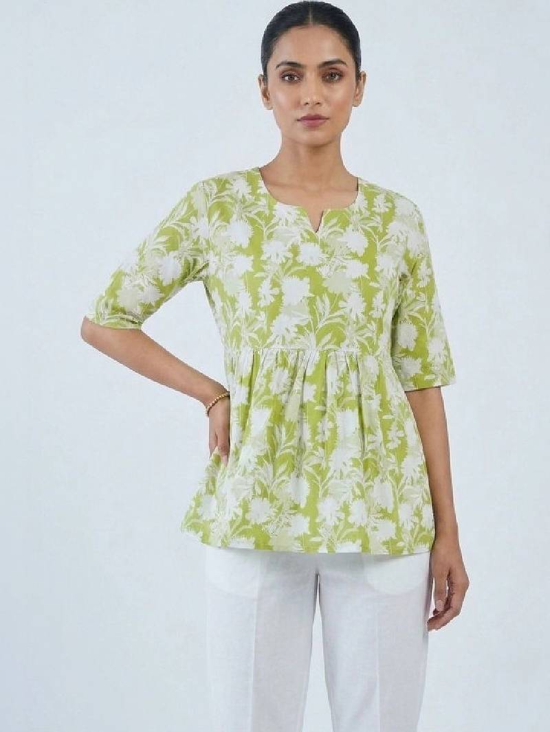 Women floral printed floral kurta