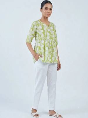 Women floral printed floral kurta 2