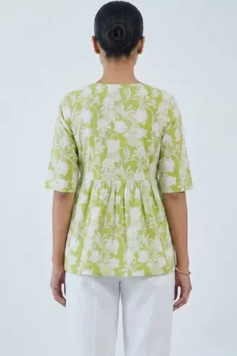 Women floral printed floral kurta