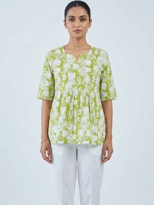 Women floral printed floral kurta 4