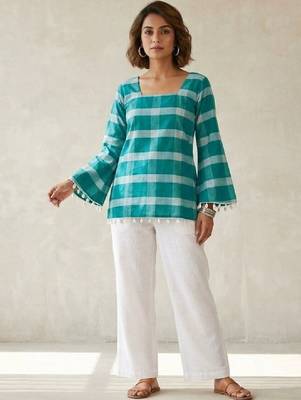 Women checked bell sleeves kurta 1