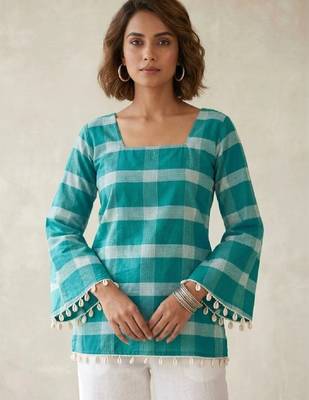 Women checked bell sleeves kurta 4