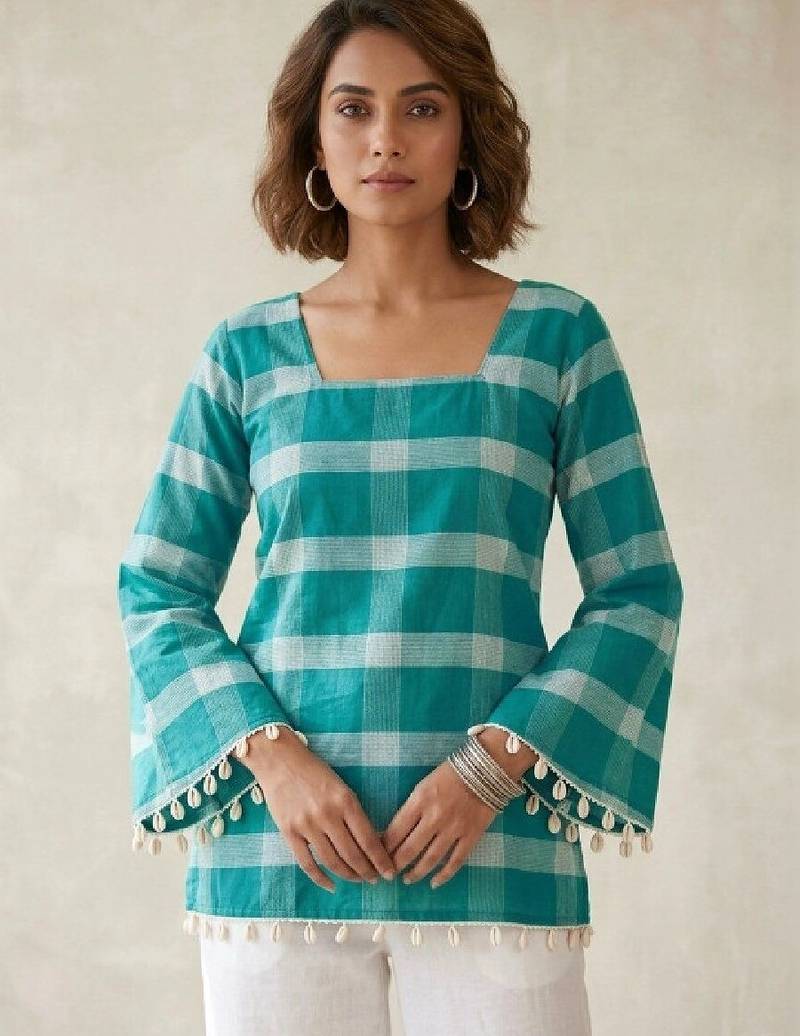 Women checked bell sleeves kurta