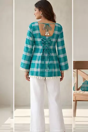 Women checked flared sleeves kurta