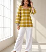 Women checked flared sleeves kurta