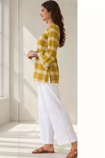 Women checked flared sleeves kurta