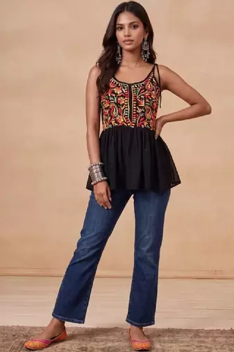 Women floral embroidered thread work floral georgette kurta