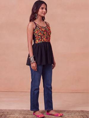 Women floral embroidered thread work floral georgette kurta 3