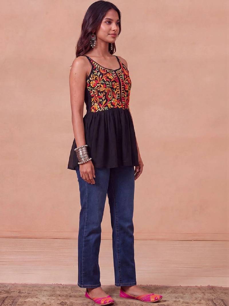 Women floral embroidered thread work floral georgette kurta