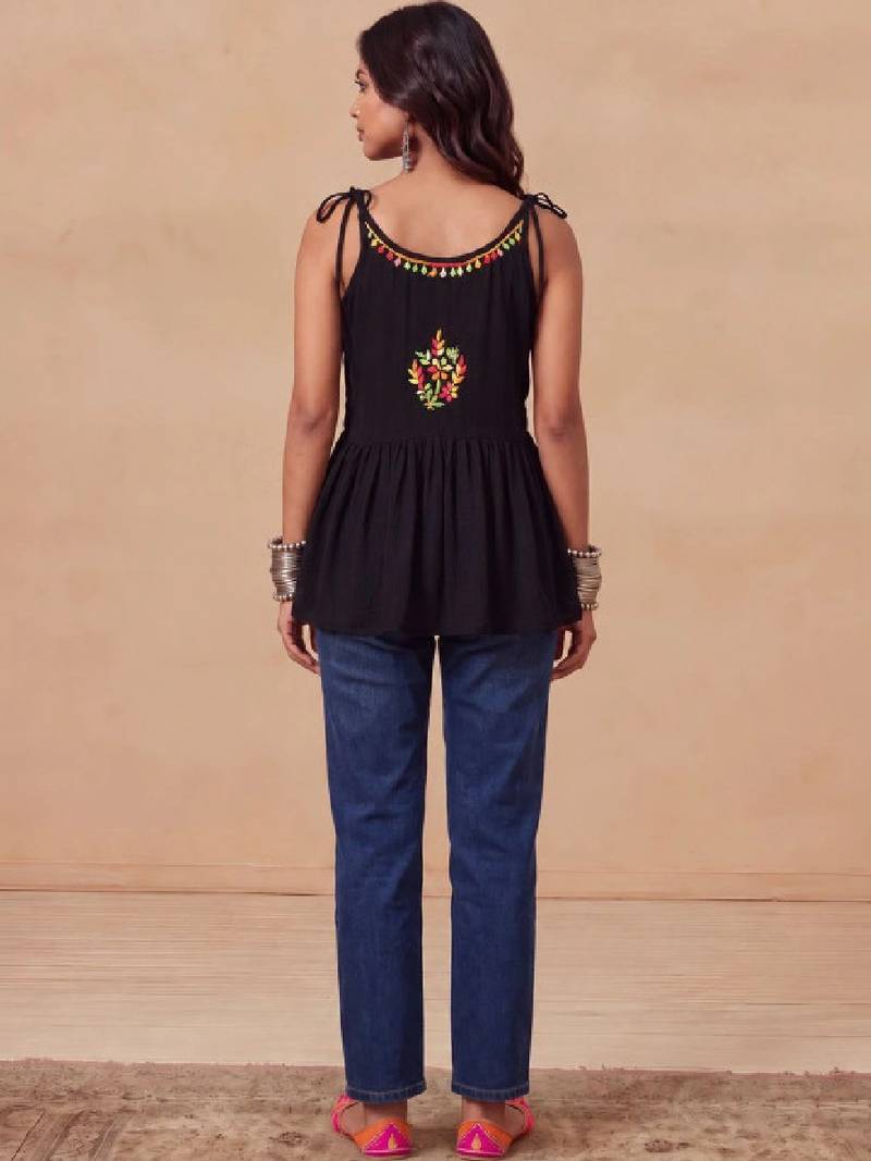 Women floral embroidered thread work floral georgette kurta