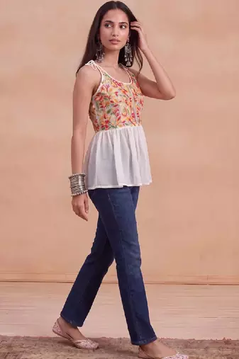 Women floral embroidered thread work floral georgette kurta
