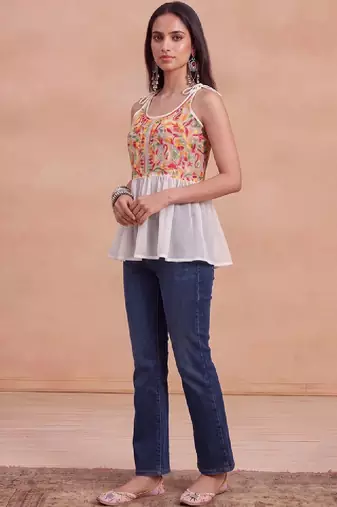 Women floral embroidered thread work floral georgette kurta