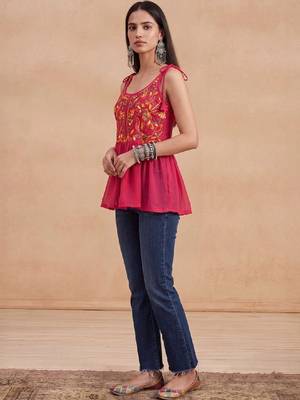 Women ethnic motifs embroidered thread work indie florals georgette kurta 2