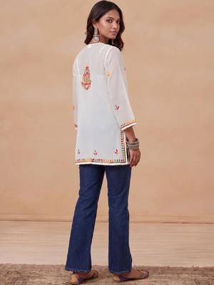 Women ethnic motifs embroidered thread work georgette kurta 4