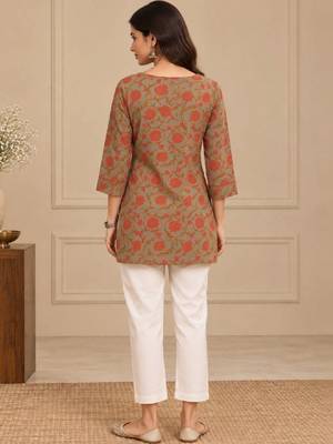 Women floral printed indie prints kurta 3